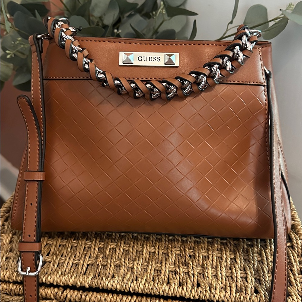NWOT Guess Hillsdale Elegant Dark tan braided chain detail crossbody satchel bag